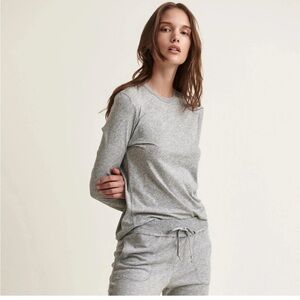 Skin Organic Cotton Gray Long Sleeve Top, Size 2 Medium, like new